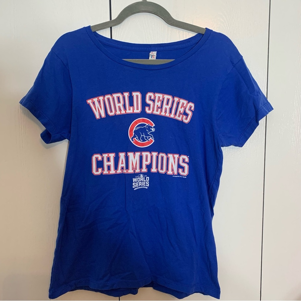 EUC. Alstyle. Chicago Cubs blue tee with logo and World Series Champions XL